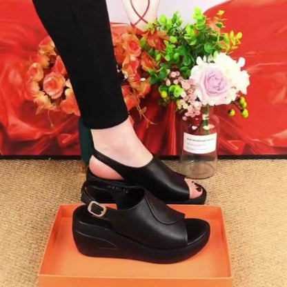 👡👡【35-40】 Új stílusú halszáj vastag talpú puha bőr csatos szandál